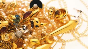Bee-lieve in Style: Buzzworthy Bee Jewelry to Add Extra Bling!