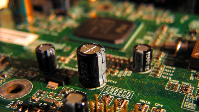 Exploring the Inner Workings: A Guide to Electronic Components